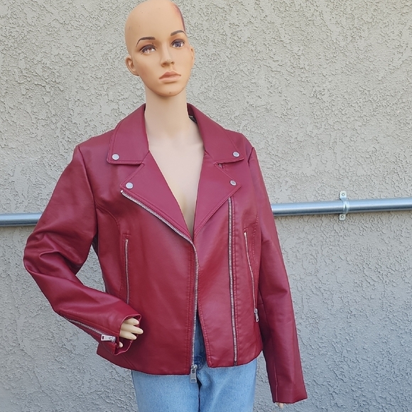 Levi's Women's Burgundy Leather Jacket Size L - Picture 1 of 13